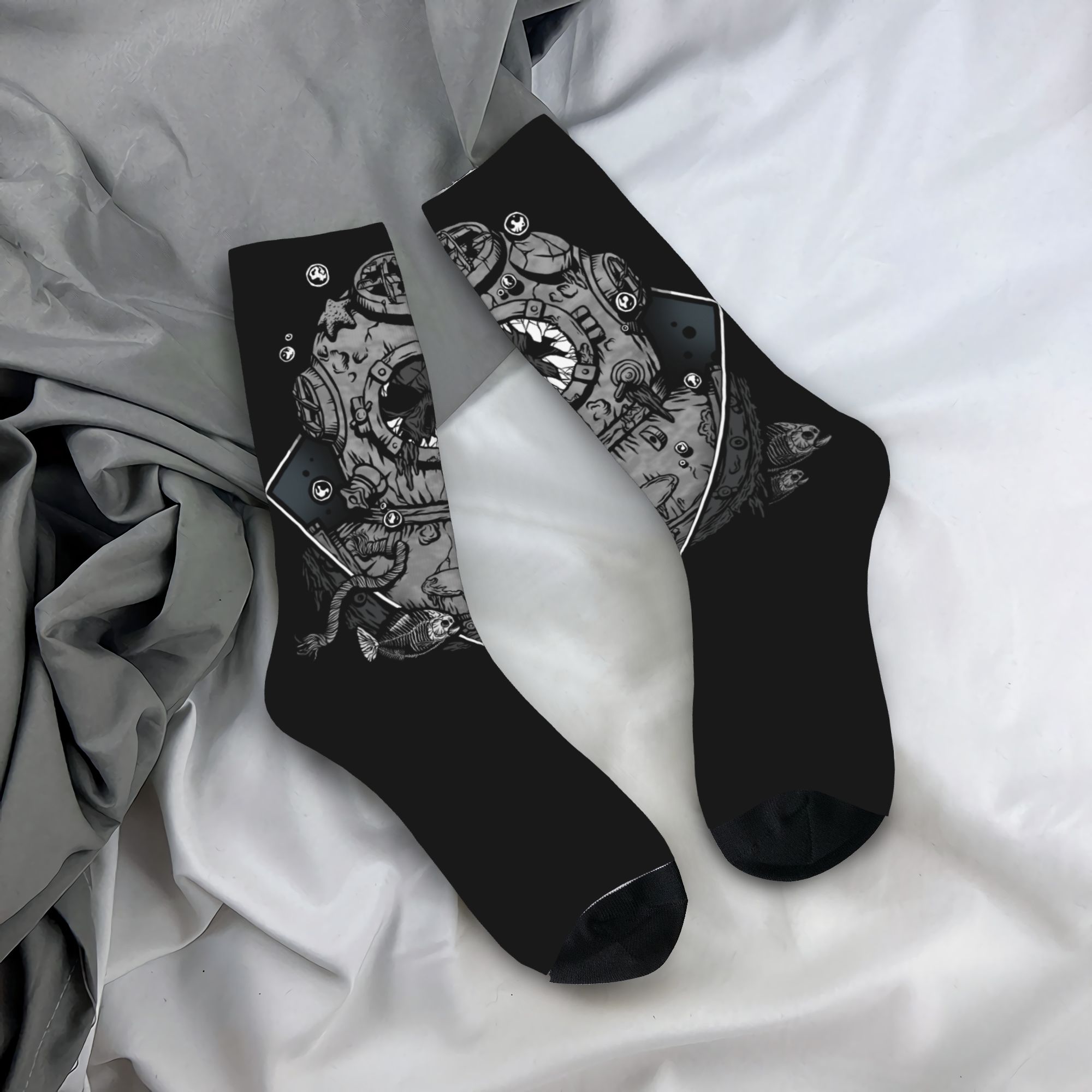 Custom Funny Mens Scuba Diving - Dress Sock Men のレビューと価格