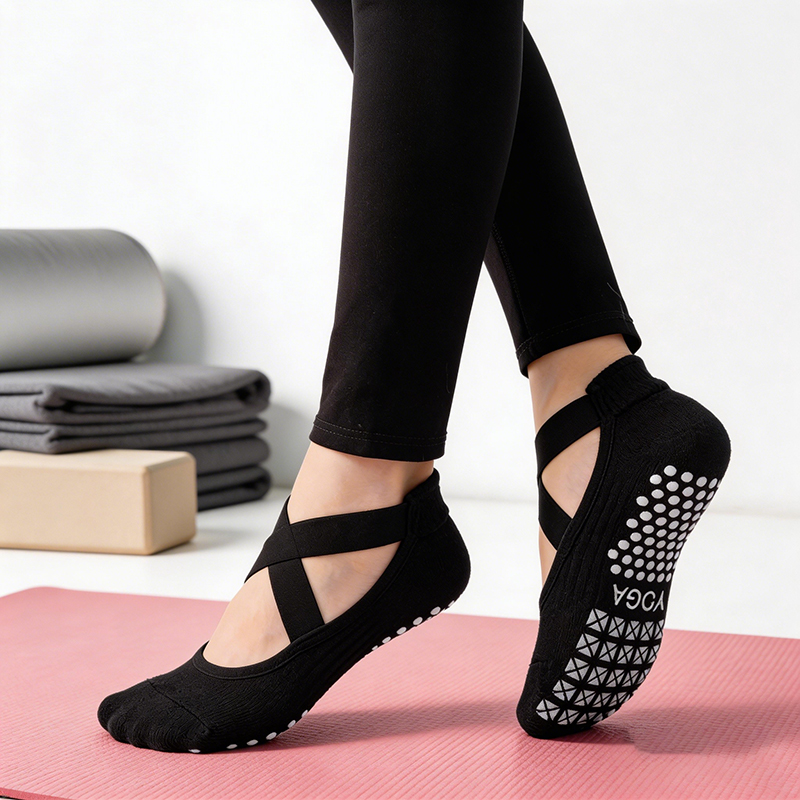 Women Non-Slip Yoga Socks Sili - Grip Sock Yoga のレビューと価格