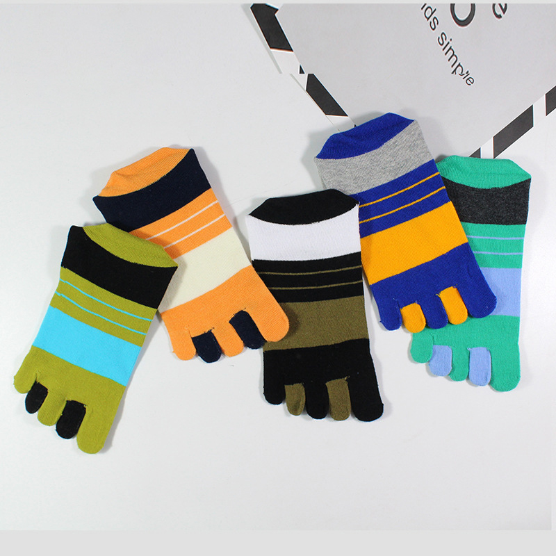 1/5 Pairs Men Colorful Stripe  - Toe Sock Split のレビューと価格