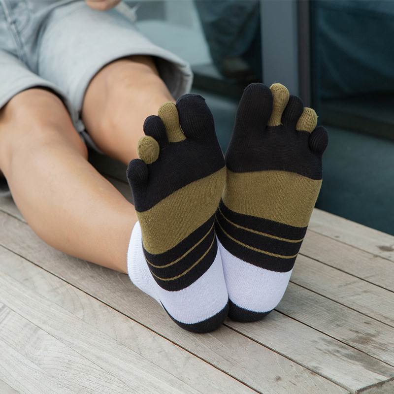 1/5 Pairs Men Colorful Stripe  - Toe Sock Split のレビューと価格