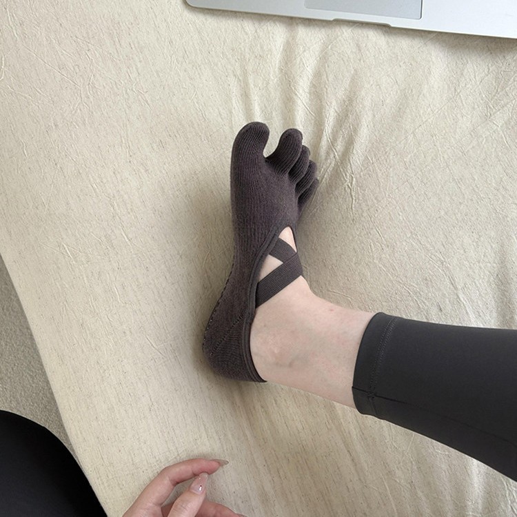 Women's Criss-Cross Strappy Fi - Grip Sock Yoga のレビューと価格