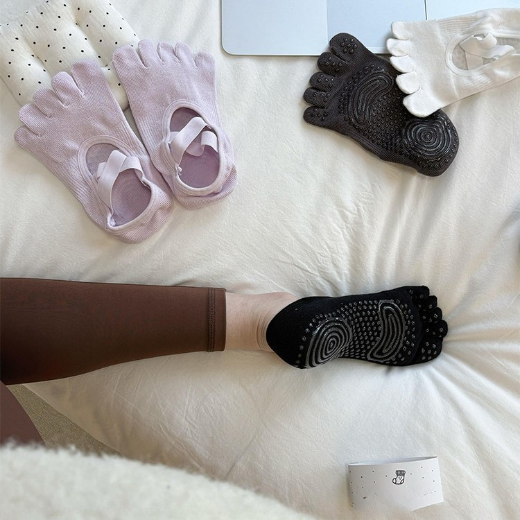 Women's Criss-Cross Strappy Fi - Grip Sock Yoga のレビューと価格